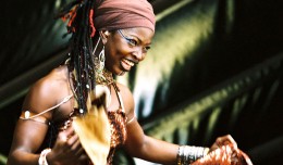 DOBET GNAHORÉ (C) Renee Missel