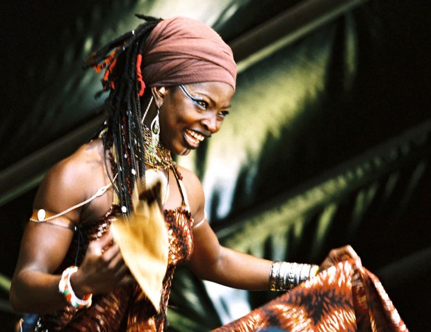 dobet-gnahore-1a-foto-renee-missel DOBET GNAHORÉ (C) Renee Missel